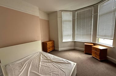 Beaumont Road, Flat 2, St Judes, Plymouth - Image 2